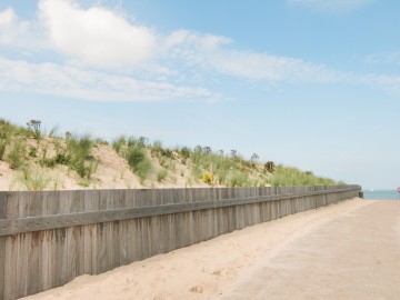 Wenduine - De Haan - construction d'escalier en bois dans les dunes